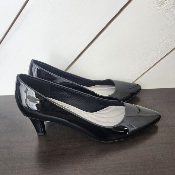 NEW Easy Street Pointe Womens 5.5 M Black Faux Patent Pumps Black 3CT - Picture 1 of 8